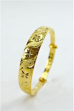 Load image into Gallery viewer, Aurora Bangle in Gold
