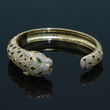 Load image into Gallery viewer, Panthère Bangle in Gold
