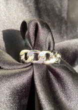 Load image into Gallery viewer, Chain Link Ring
