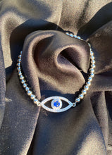 Load image into Gallery viewer, Dainty Evil Eye Bead Bracelet
