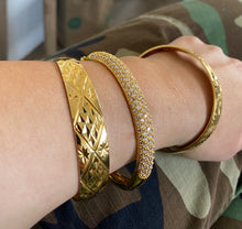 Load image into Gallery viewer, Diamond Pavè Bangle in Gold
