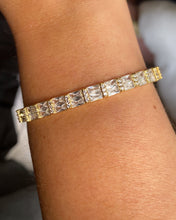 Load image into Gallery viewer, Baguette Bangle in Gold
